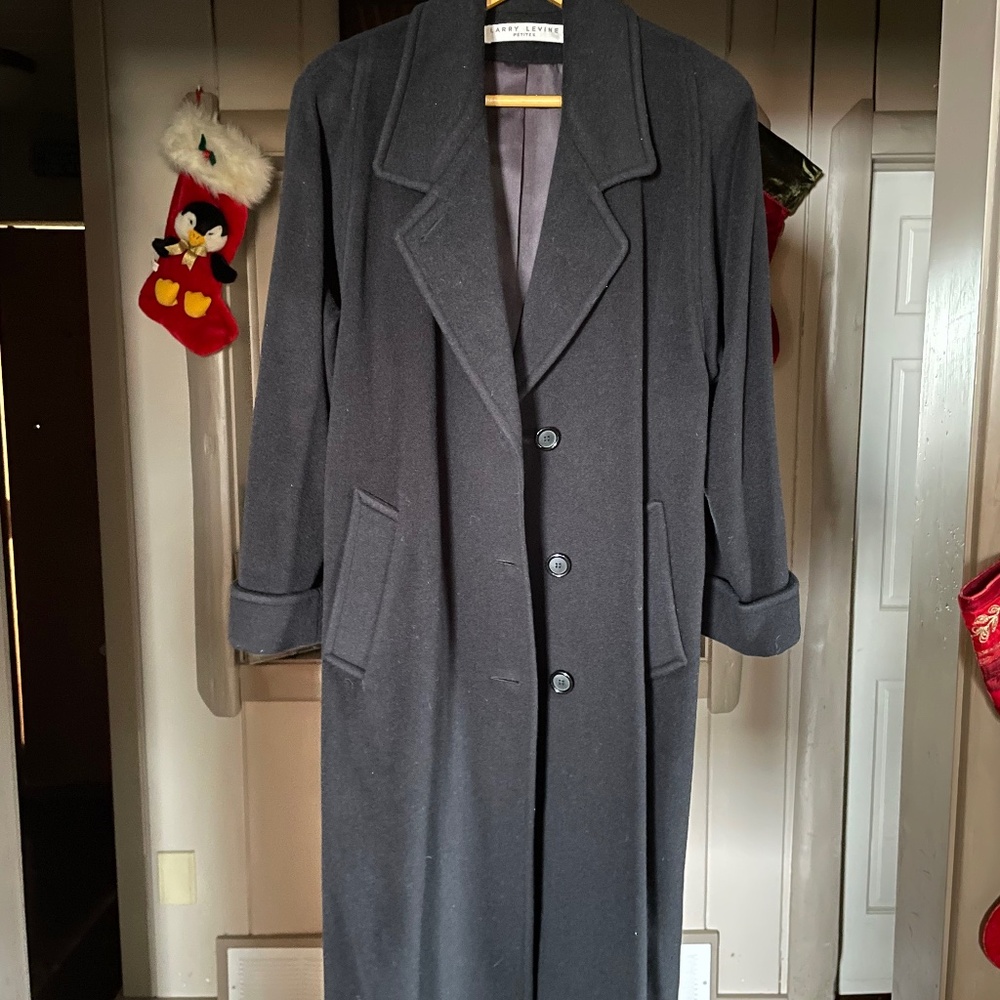 Larry Levin Women’s Wool Winter Coat. Size 8